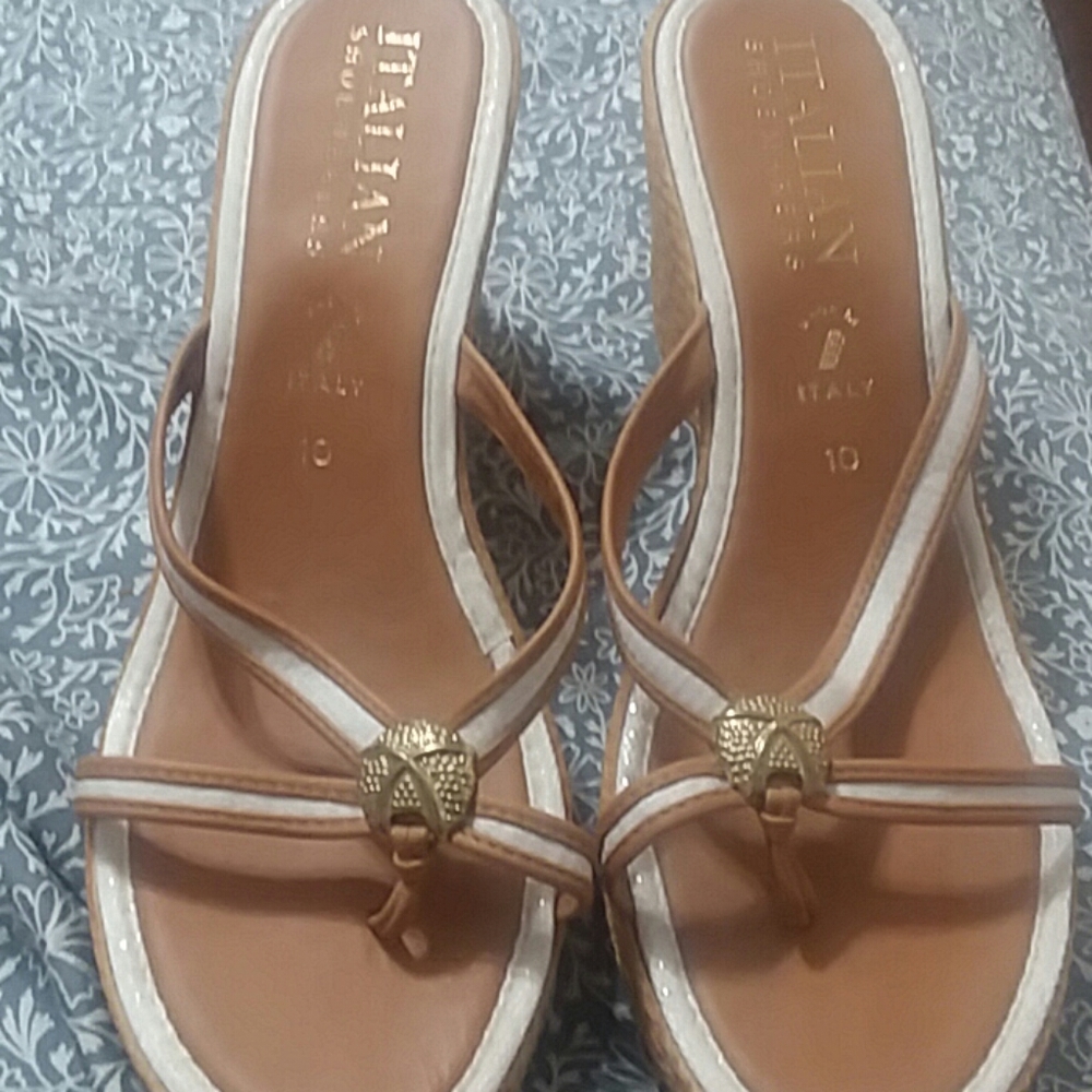 Final price drop Wedges size 10 Italian shoemaker